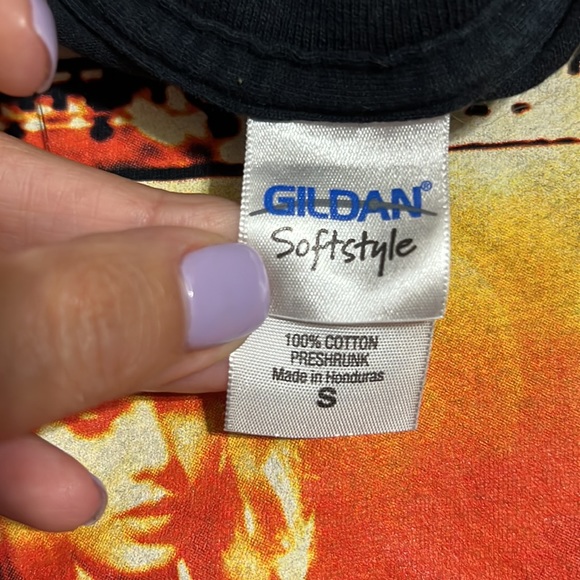 Taylor Swift Red Tour Shirt - Picture 3 of 5